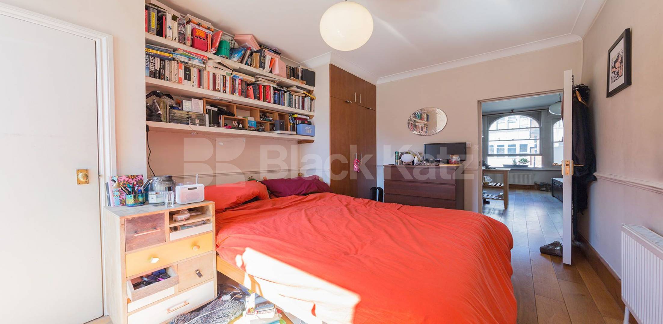 			INCLUDES COUNCIL TAX, 1 Bedroom, 1 bath, 1 reception Flat			 Broadway Parade, Crouch End